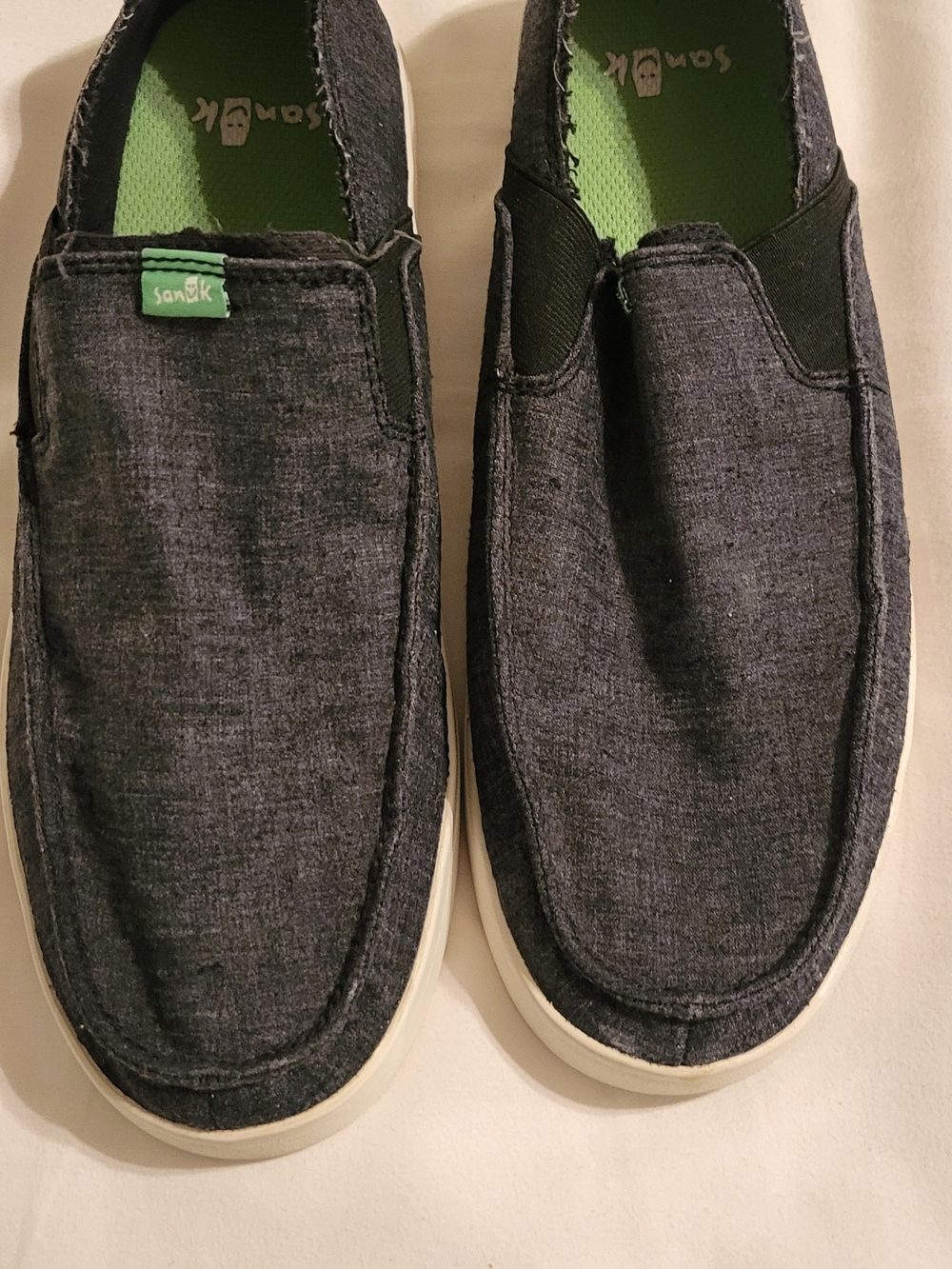 Sanuk Men's Black Canvas Slip-On Loafers with Green Insole
